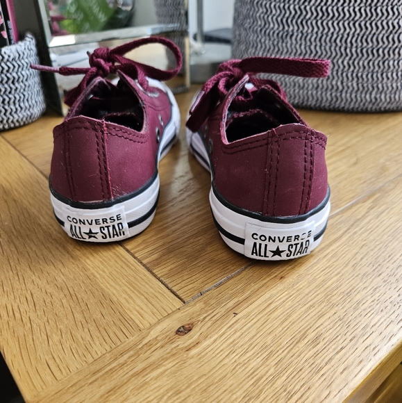 Converse - Picture 2 of 4